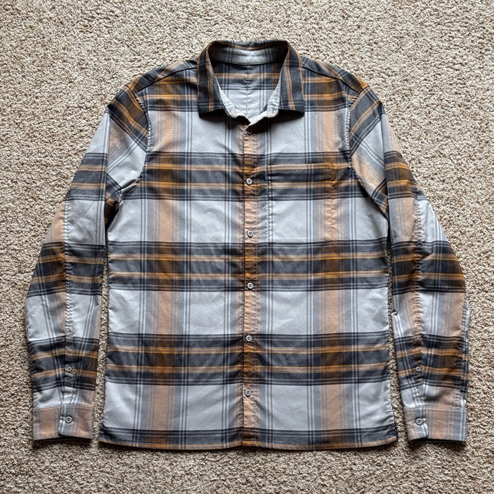 Lululemon Men’s Mason’s Peak Flannel Button Front L/S Shirt Gray Plaid Sz L